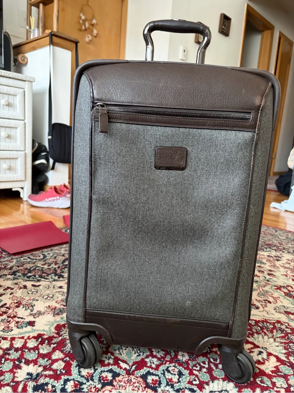 Tumi Astor Osborne 4-Wheeled International Carry on luggage